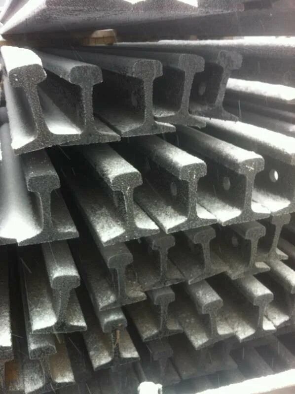 Рельсы р-65 дт350. Рельсовый лом. Рельсы рп65. Рельс р50 и р65. 5м.