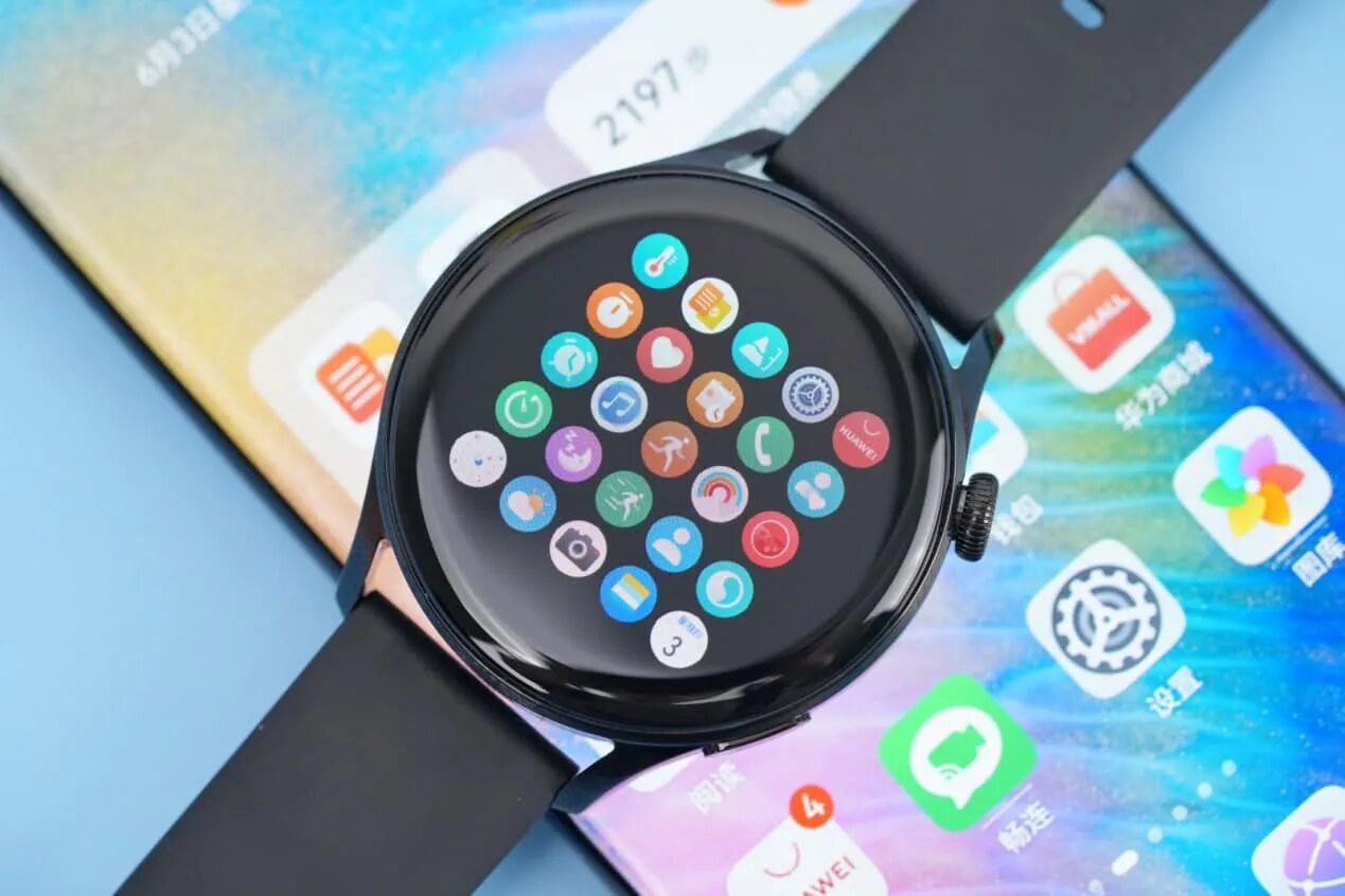 Сравнение смарт часов huawei. Huawei watch 3 LTE. Смарт часы от Хуавей с наушниками внутри. Смарт-часы Huawei gt 3 Pro Light Titanium Black Fluoroelastomer. Harmony os Huawei часы с наушниками.