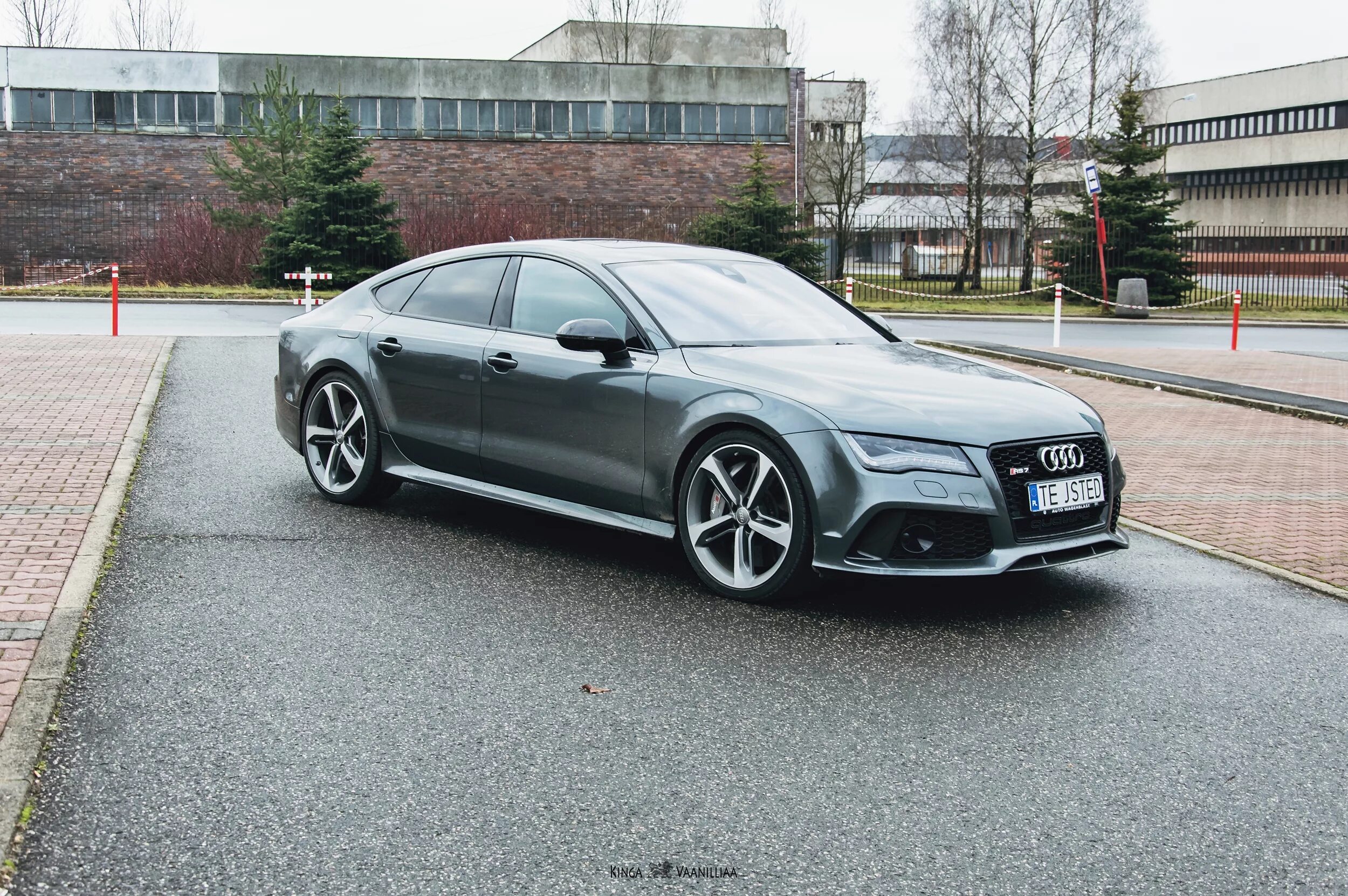 Audi a8 r20. Диски ауди а7. Audi a7 matte. Audi a7 sportback белая. Audi a7 r17.