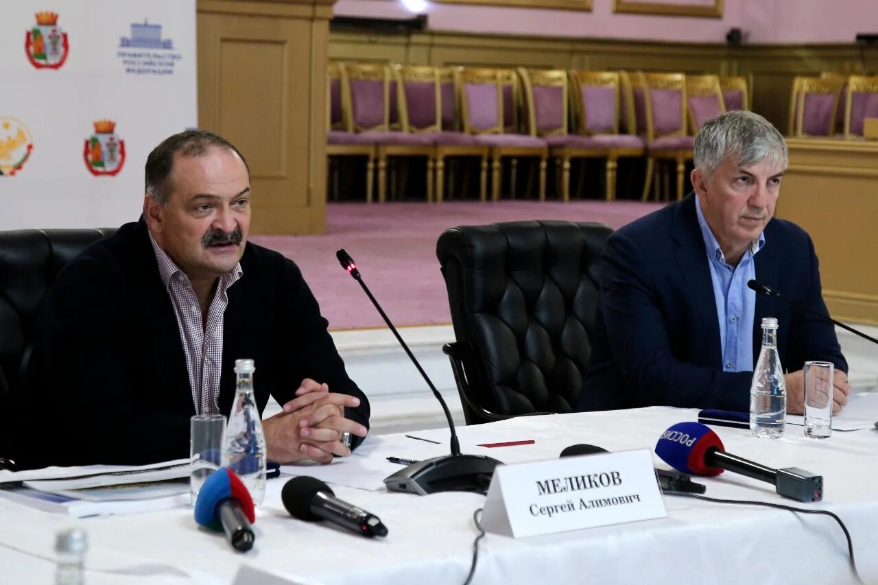 Сергей меликов и сулейман керимов. Новый глава новолакского района. Меликов в дербенте сулейман керимов. Глава республики дагестан. Главе рд меликову.