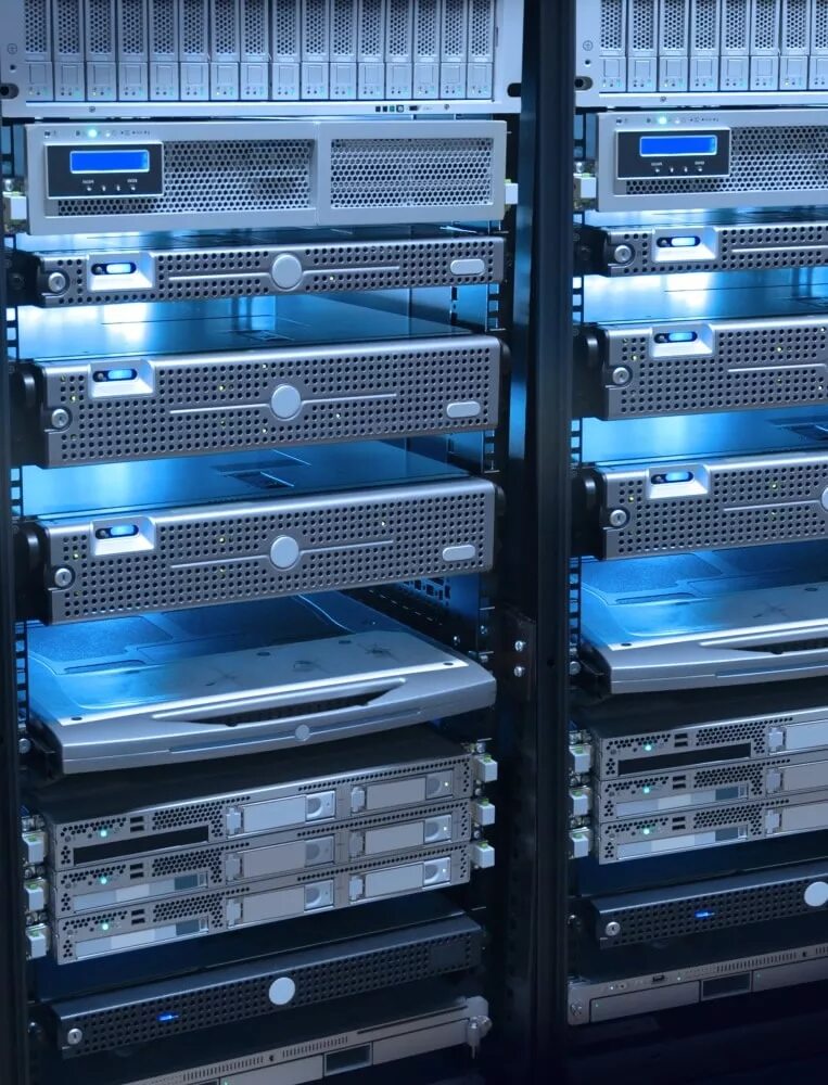 Сервер. Систмныйадминистратор. Консультант по ит решениям. I stand up new computers and maintain old ones. Компьютерный сервер.