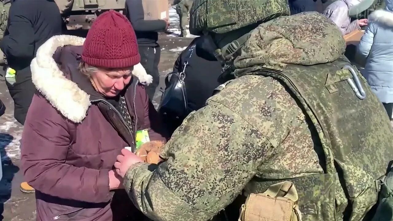 Помочь военной операции. Украинские военные гуманитарная. Гуманитарная ситуация на Украине. Съемки украинских военных.