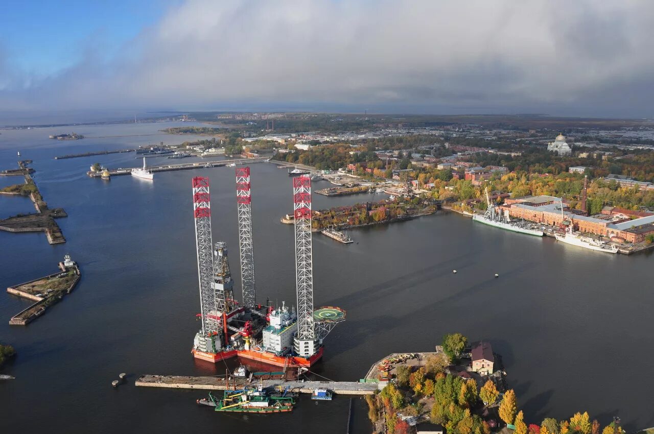 кронштадтская гавань. кронштадтская гавань. петровская пристань в кронштадте. кронштадт гавань. кронштадт пристань.