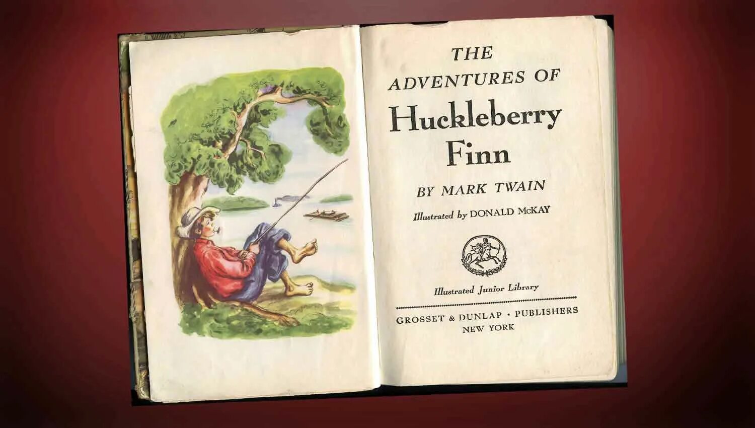 Mark twain wrote the adventures of huckleberry. Mark Twain Huckleberry Finn. Mark Twain книги.