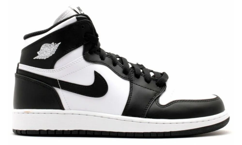 Джорданы 1 черные. Nike Air Jordan 1 Black White. Air Jordan 1 Mid Black White. Nike Air Jordan 1 Retro High og Black White. Nike Air Jordan 1 Retro White Black.