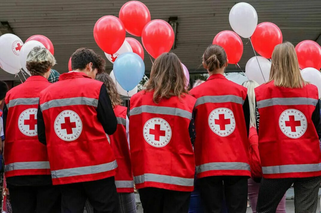 Россия красные 20. Красный крест (Red Cross ). Волонтеры красного Креста. Российский красный крест волонтеры. Российский красный крес.