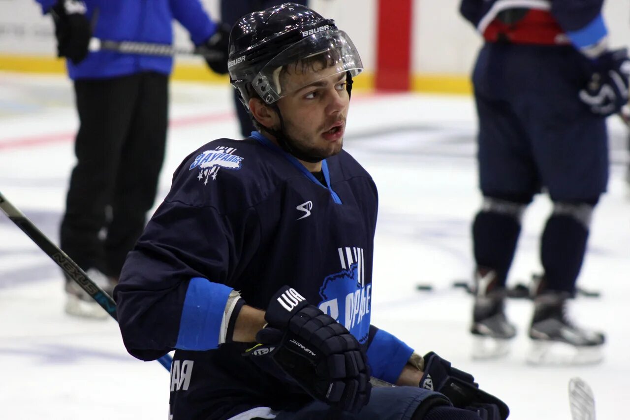 Харламов 17 хоккеист. Форвард номер 17. Дворцов. Форвард номер 17. Форвард номер 17.