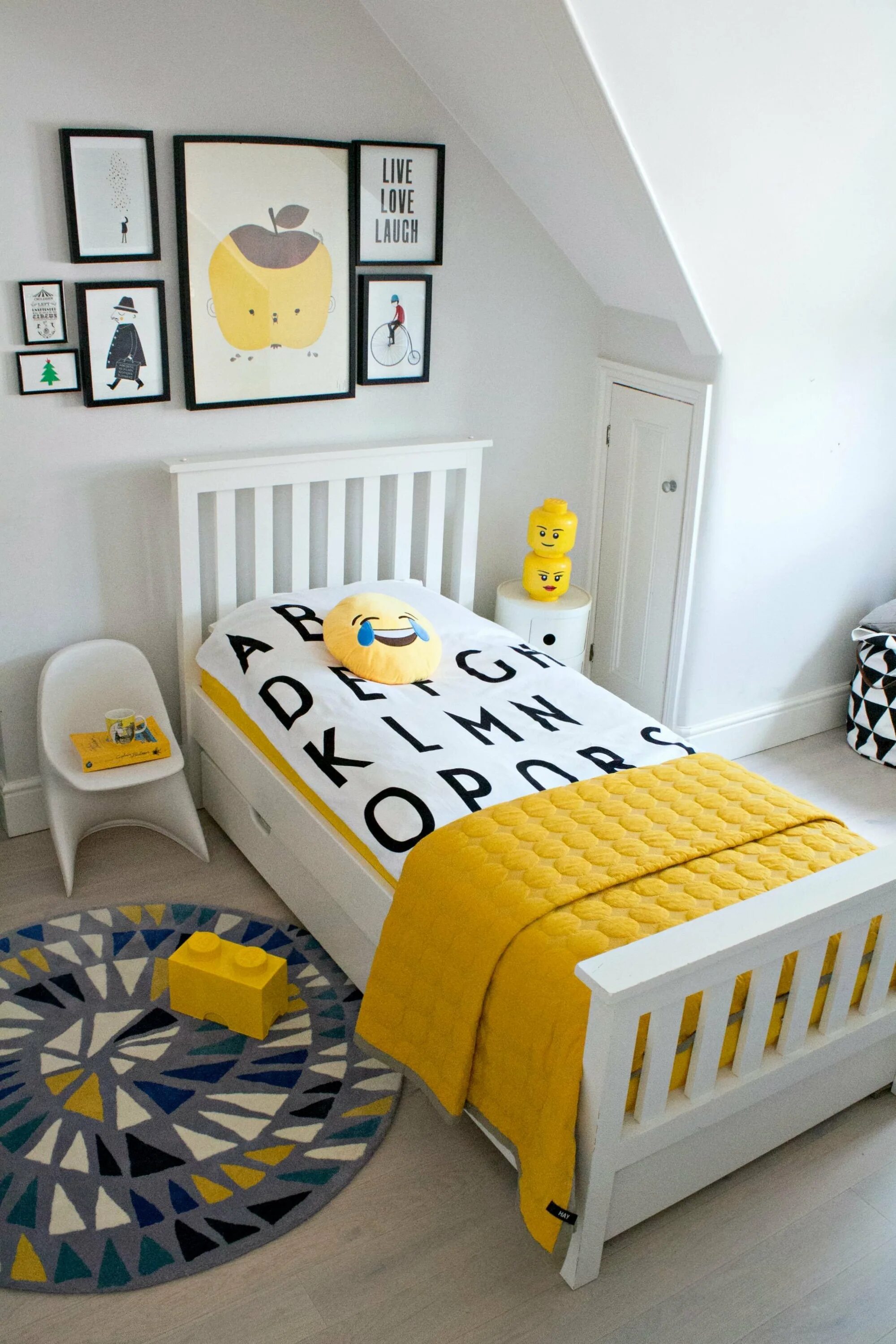 Baby and yellow. Детская с желтыми акцентами. Детская в бело желтых тонах. Декор детской комнаты. Детская комната в желтых тонах.
