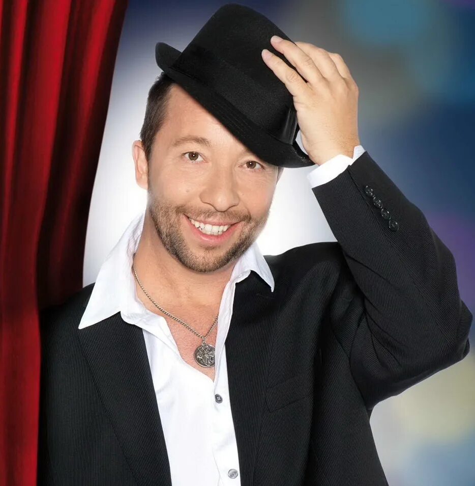 Dj bobo в молодости. Dj bobo. Dj bobo. Dj bobo сейчас фото. Дж бобо лучшее.