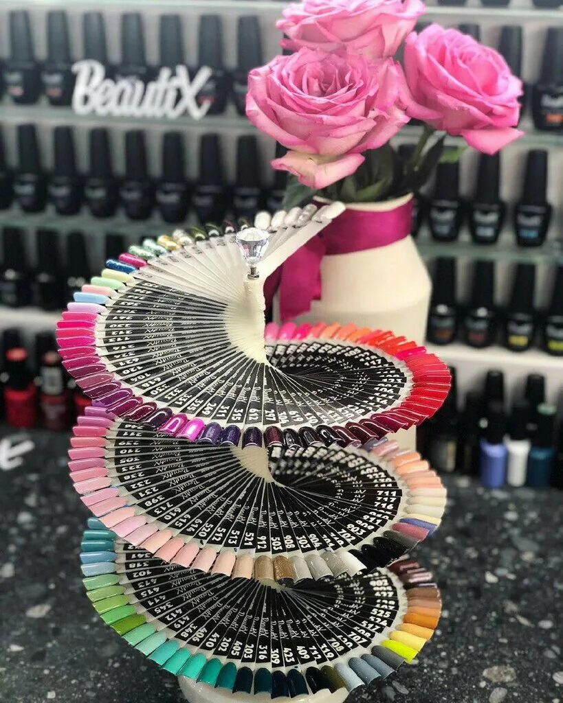 Studio nails brows