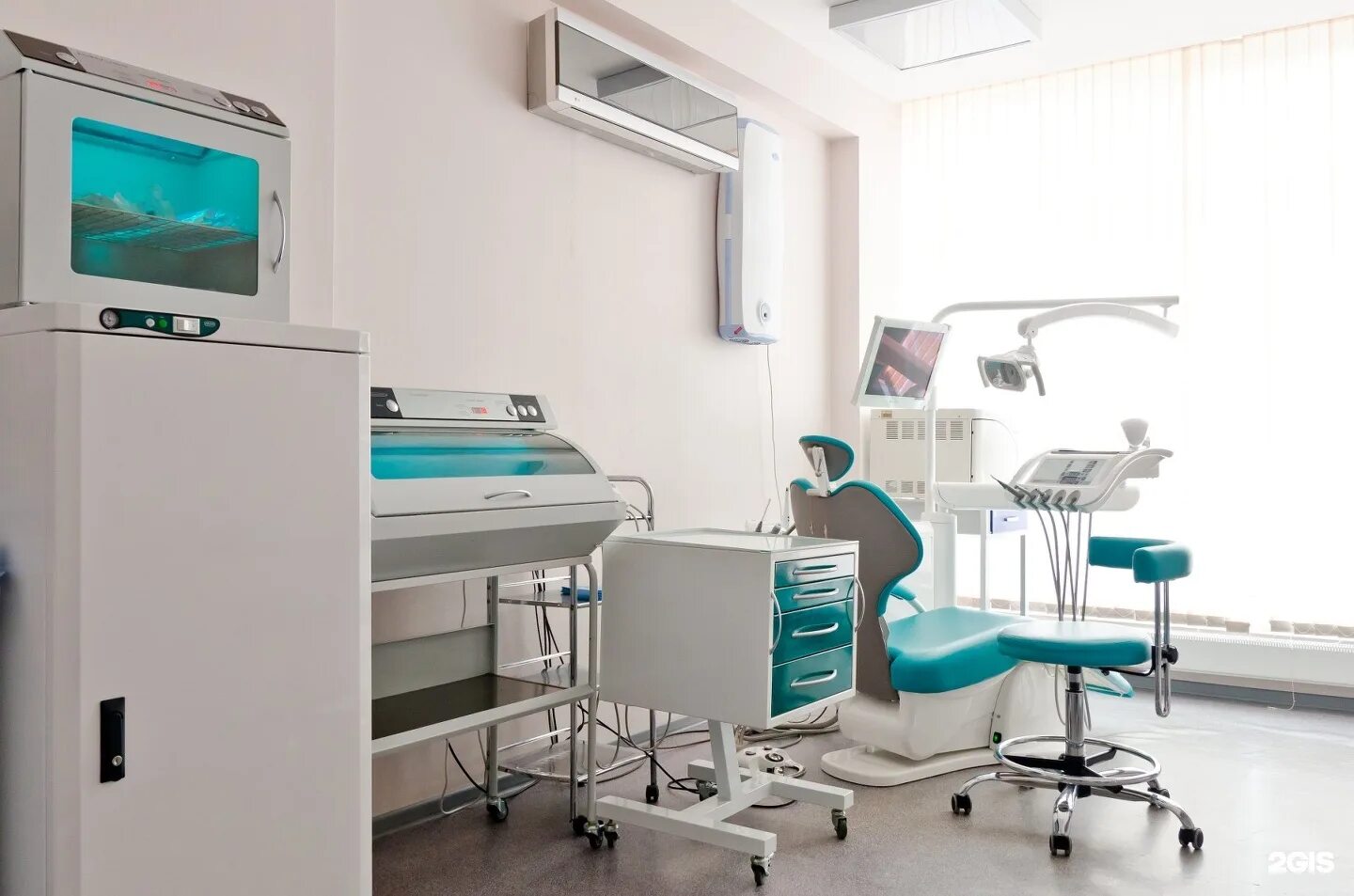 50 лет стоматологической поликлинике. Клиника на 50 лет влксм ставрополь. Областная стоматологическая поликлиника, тюмень, улица 50 лет октября. 50 лет стоматологической поликлинике. Тарасова 40 челябинск стоматология.
