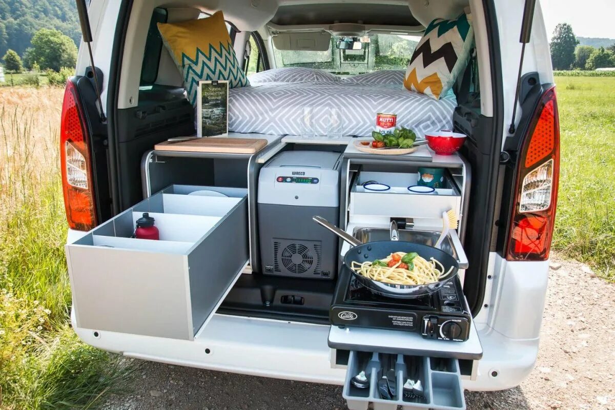 Camping box. Ситроен Берлинго кемпер. Mini Camper van. Citroen Berlingo Mini Camper. Кемпер из Berlingo.