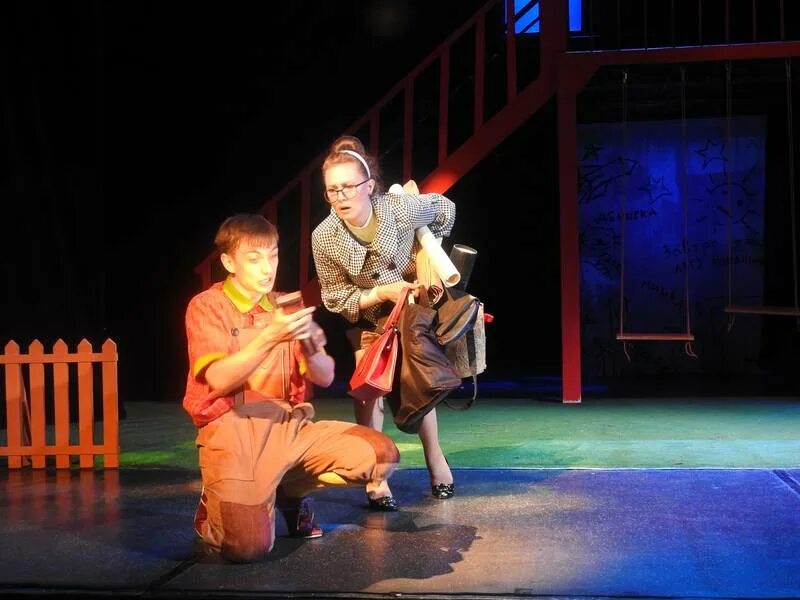 Денискины рассказы тюз. Тюз денискины. Денискины рассказы спектакль тюз брянцева. Тюз денискины. Денискины рассказы тюз курица.