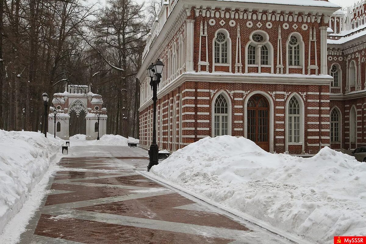 Ворота царицыно. Виноградные ворота в Царицыно. Баженов Царицыно виноградные ворота. Фигурные ворота в Царицыно. Виноградная арка Царицыно.