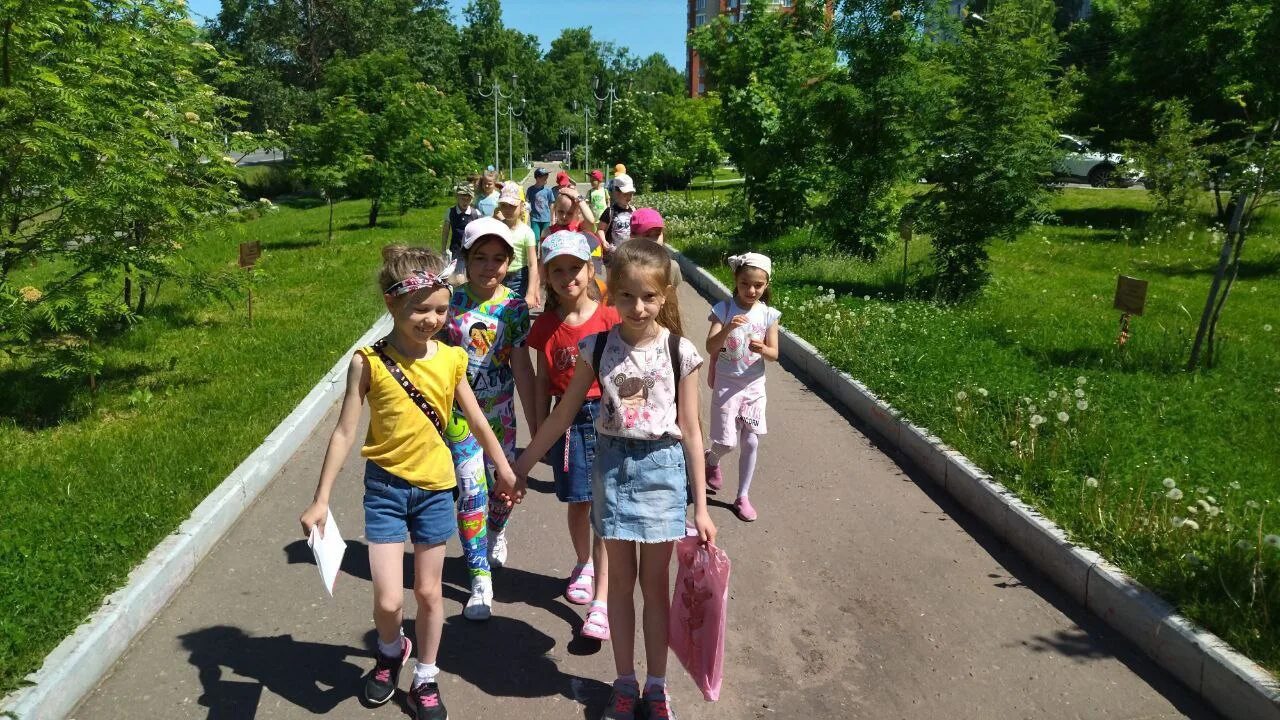 17 дол. Школьный лагерь. Лагерь в школе. Детский лагерь в Подмосковье. Летний городской лагерь дети.