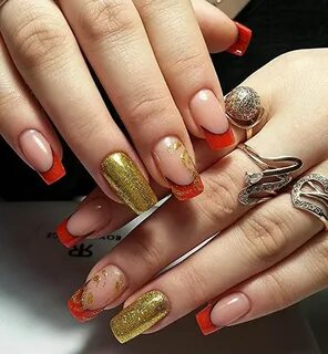 Ногти красные с золотом френч
