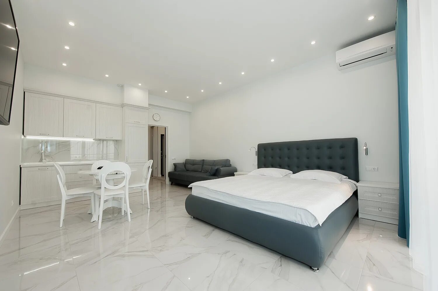 11, апартаменты 9. Aqua deluxe севастополь. Парковая 7 севастополь акваделюкс. Апартаменты аква делюкс севастополь. Апартаменты в севастополе акваделюкс.