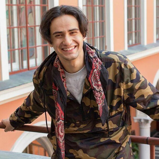 Ченгиз ал биография. Юсеф скам актер. Ченгиз ал актер национальность. Юсеф акар. Ченгиз ал актер национальность.