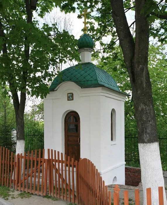 Тихвинская церковь брянск фото. Дом на лубянке кгб. Верхняя лубянка 108. Тихвинская церковь брянск фото. Храмы брянска.