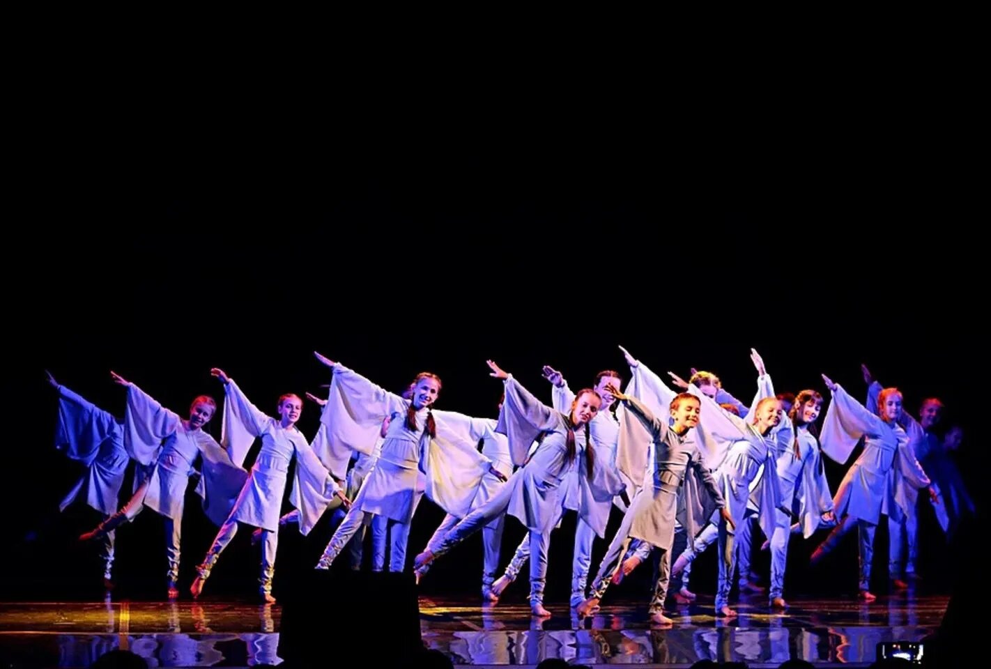 Бум танцам. Танец бум бум. Танцевальный бум. Альянс краснодар танцы. Бум танцам.