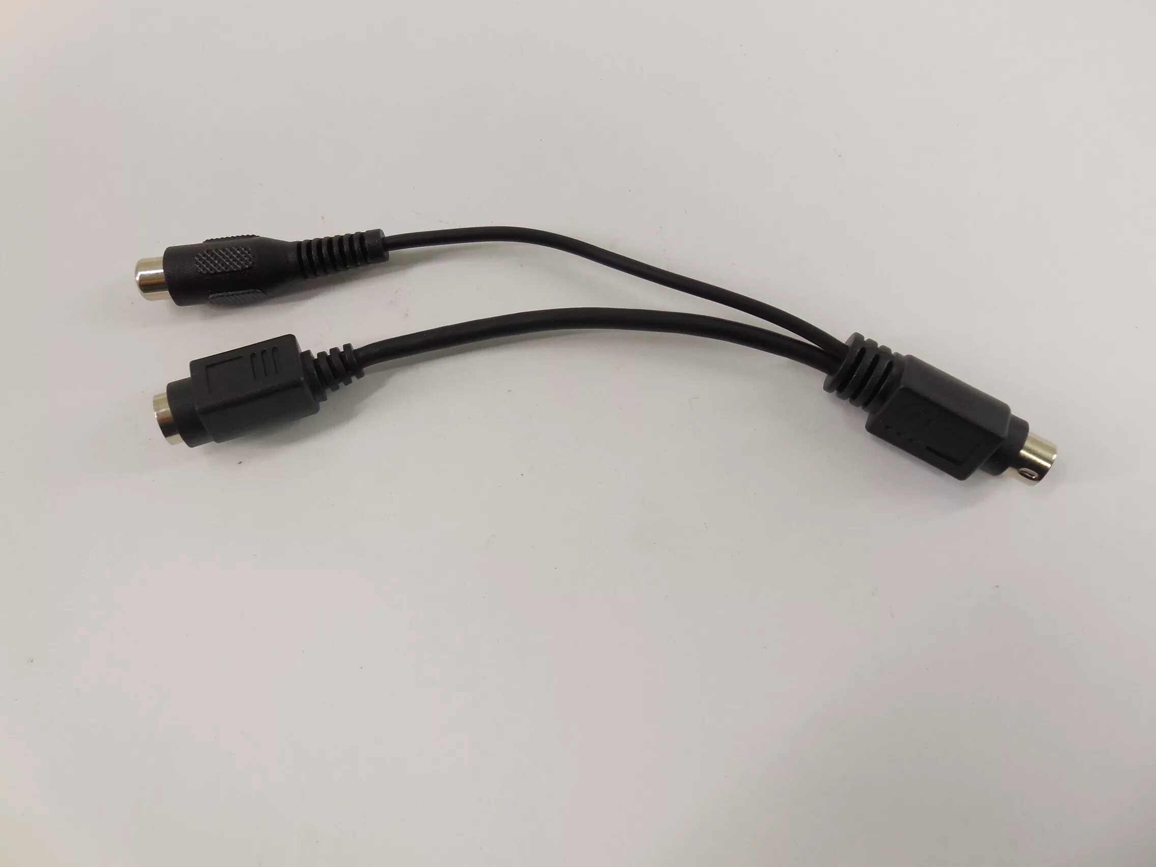 Переходник video. Кабель ps2 s-video. 5 din vga переходник. ps2 rca переходник. переходник провода 4090.
