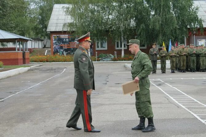 Топчиха полк рхбз. Командир полка рхбз. Чапаевск рхбз воинская часть. Цацорин геннадий васильевич герой. Полковник иншаков.