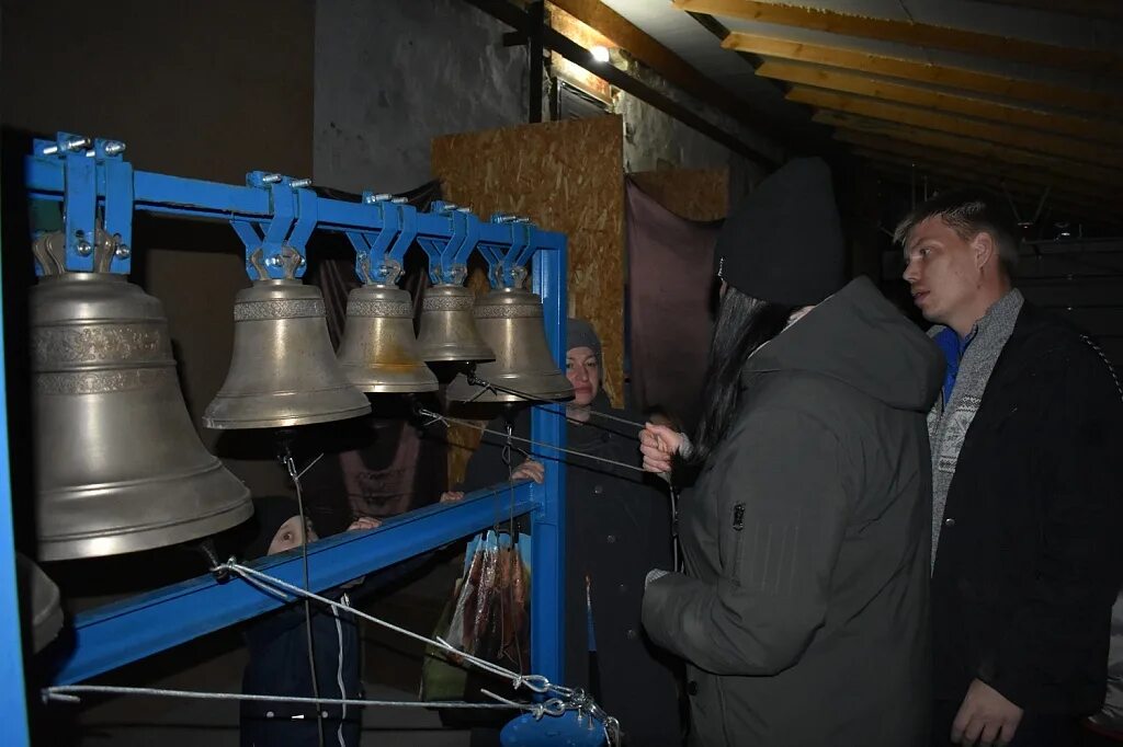 Храм верхний Уфалей. Форма учащихся школы звонарей.