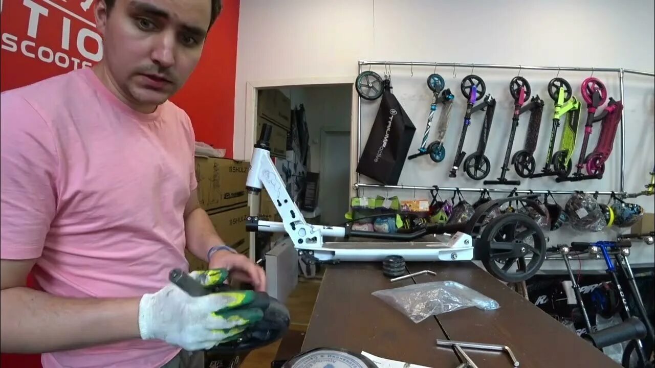 Заднее колесо самокат xiaomi. Литые покрышки для самоката куго м4 про. Самокат ремонт колеса. Самокат ремонт колеса. Ремонт колеса самоката.