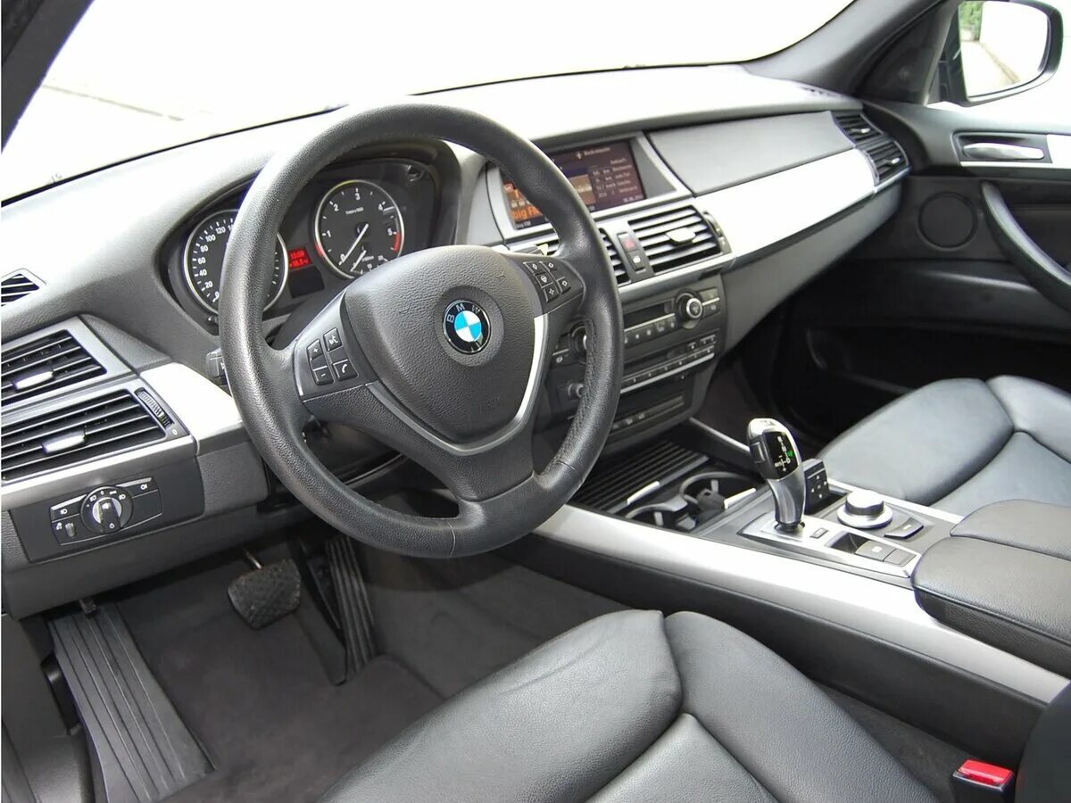 панель бмв х5. Bmw x5 торпедо. Bmw x5 торпеда. панель приборов бмв е70. Bmw x5 2012 салон.