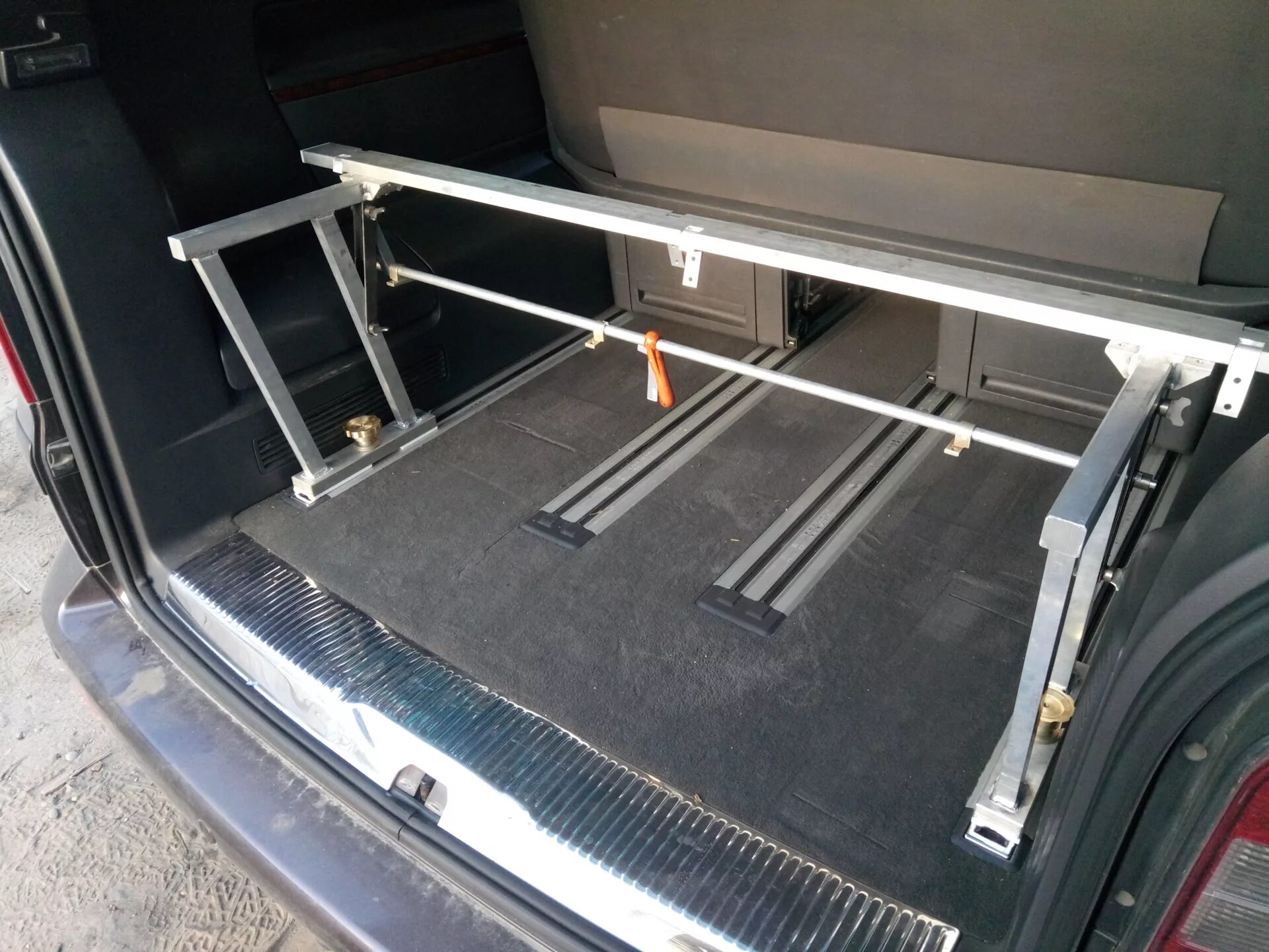 Багажник multivan. Полка multiflexboard vw t5. полка multiflex в багажник vw multivan. полка multiflex vw t5-6. volkswagen multivan t5 багажник.