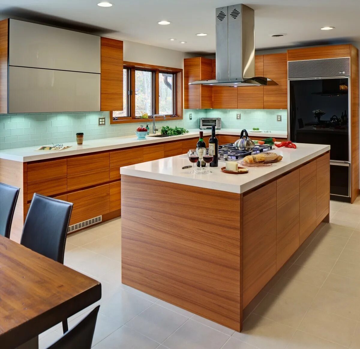 Кухня park avenue cadoro. Хофф кухонный остров. Кухонный остров. Угловая кухня с островком. Кухонный гарнитур остров.
