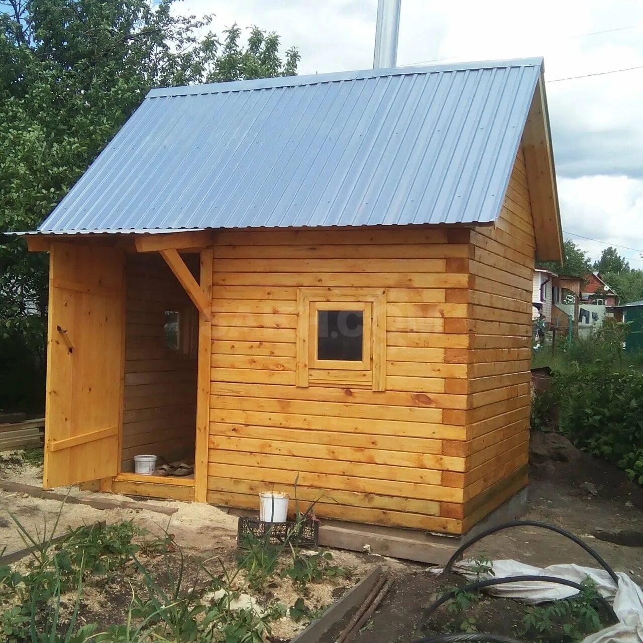 Установка дачных бань. Баня из бруса. Установка дачных бань. Маленькая баня 2х3. Баня из бруса.