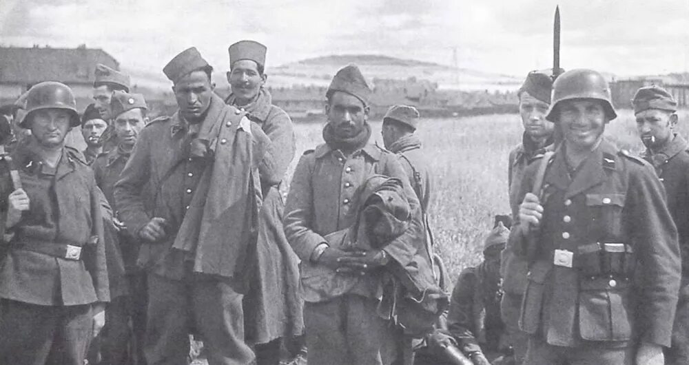 Попадет в плен к французам. Пленные французские солдаты 1940. Французская армия во второй мировой войне. Французские военнопленные.