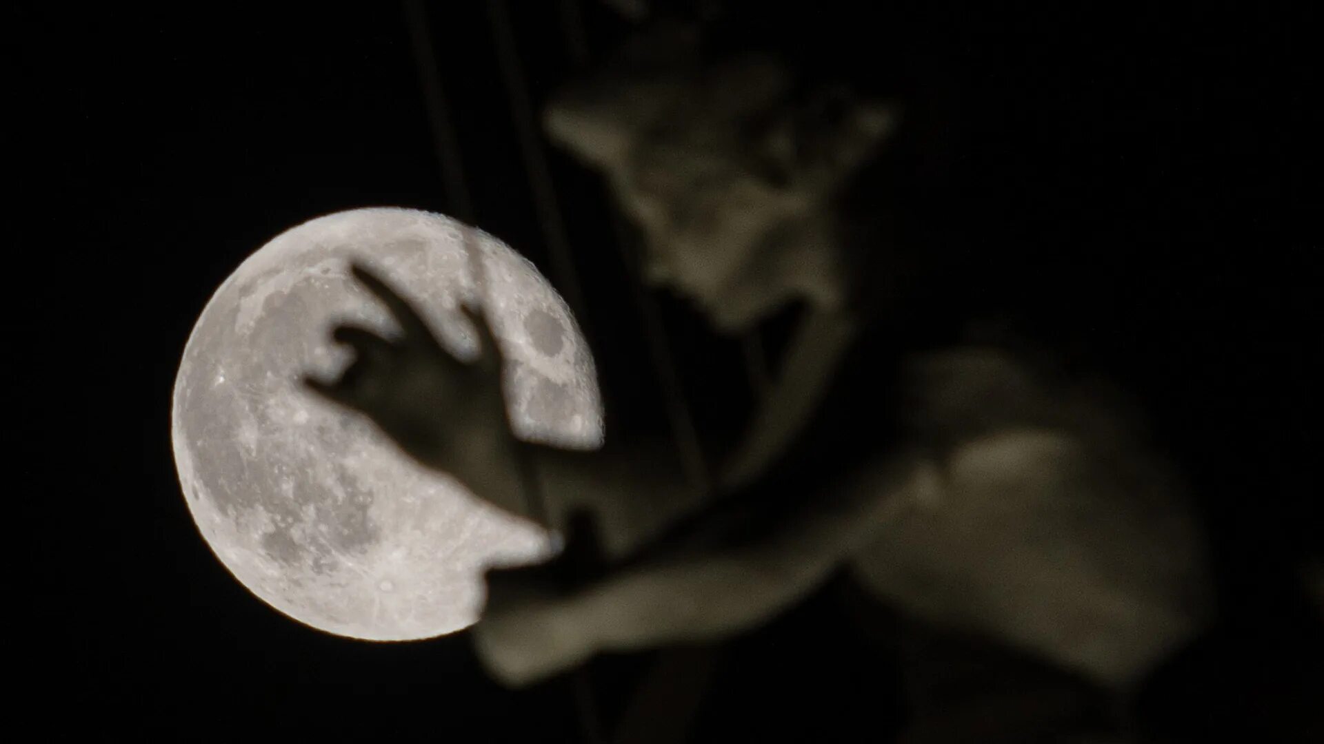 Где можно будет увидеть затмение 8 апреля. Лунный человек. Ночное затмение. Японцы на Луне. Микролуние.
