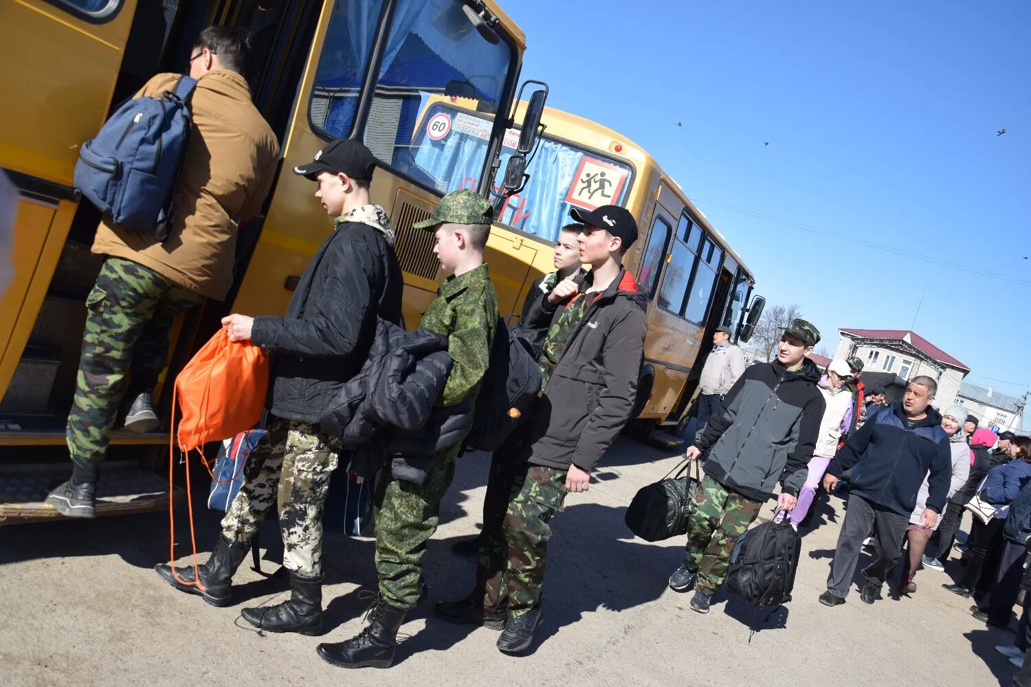 Военные сборы в 2024 последние новости. Проводы военнослужащих. Военные сборы. Авангард военные сборы. Авангард Владивосток военные сборы.