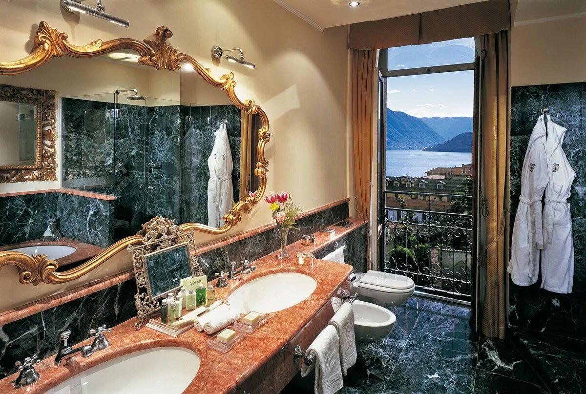 Италия Grand Hotel Tremezzo. Grand Hotel Tremezzo 5*. Шикарная ванная комната. Ванная комната в гостинице.