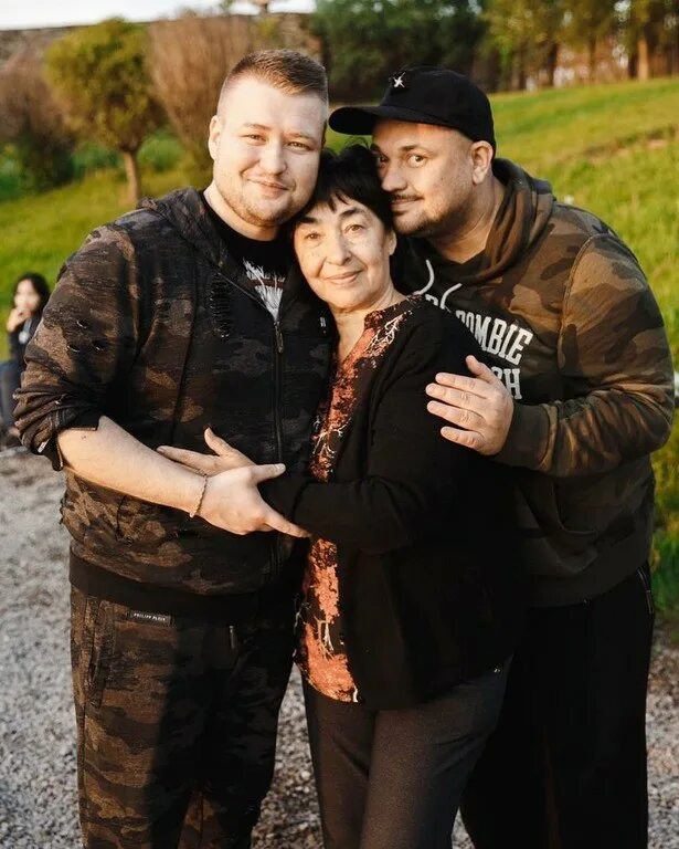 Как выглядит родной брат Сергея Жукова Родители и Дети Дзен