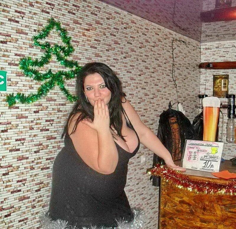 толстые женщины в ресторане. толстушки из социальных сетей. русские пьяные толстушки. вечеринка толстяков. бетт дито.