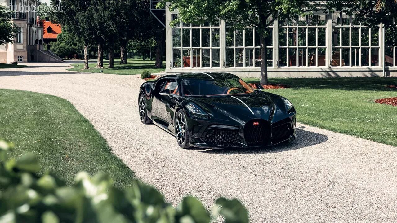 Машины кыргызстана дорогие. Феррари пагани хуайра. Koenigsegg ccxr trevita флойд мейвезер. Koenigsegg ccxr trevita флойд мейвезер. Мерседес бенц maybach exelero.