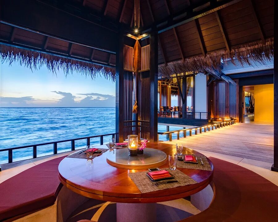 Кафе мальдивы. Ozen life maadhoo 5 мальдивы. Мальдивы кафе сочи. Мальдивы дусит тхани отель. Вилла анантара мальдивы.