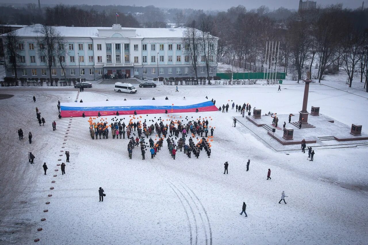 Веб камера великий. Великие Луки площадь. Площадь города Великие Луки. Пл Ленина Великие Луки. Камеры города Великие Луки.