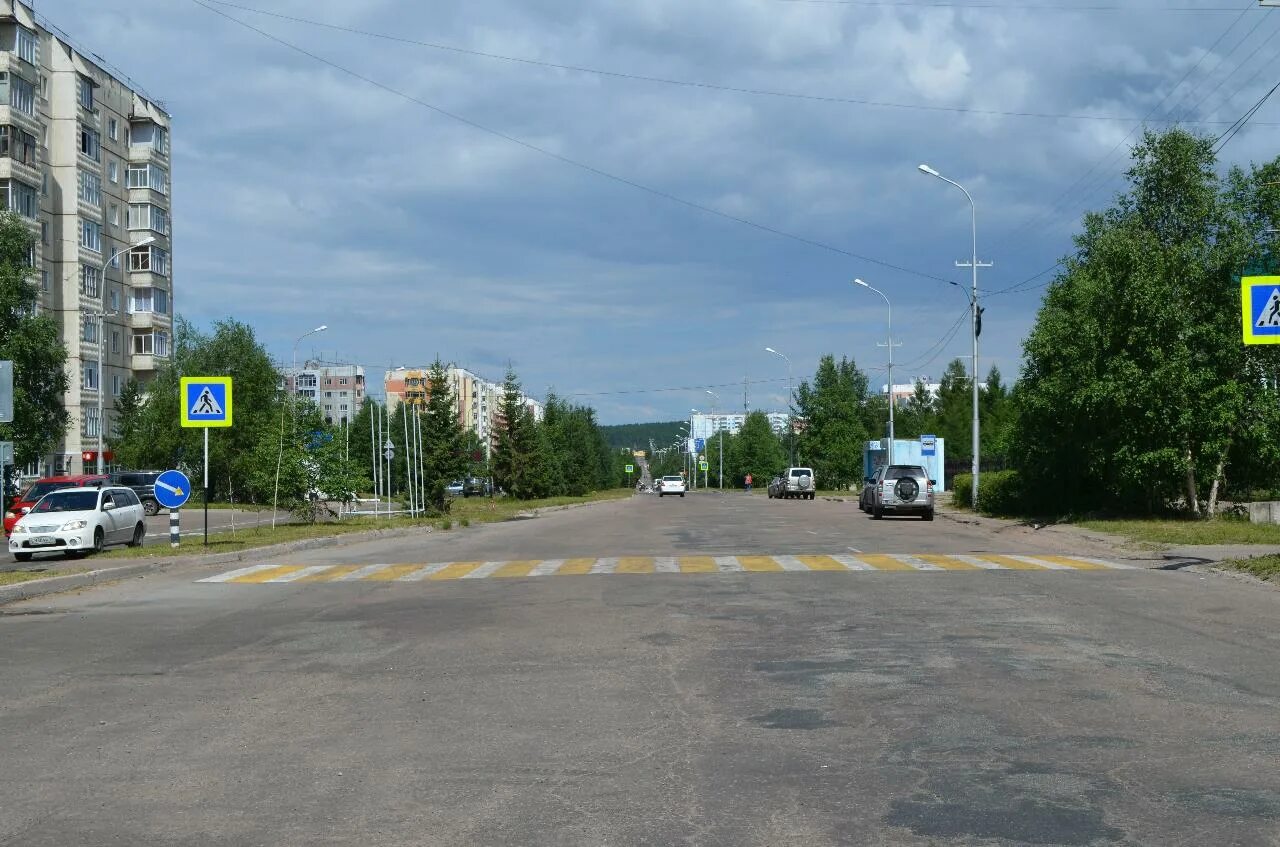 Город Нерюнгри. Нерюнгри проспект Ленина. Г Нерюнгри Саха Якутия Республика. Город Нерюнгри Главная улица.