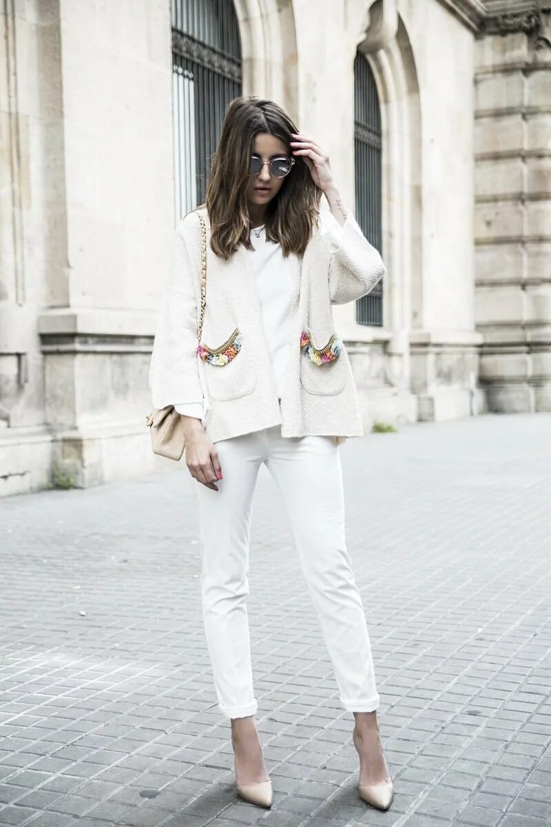 лук с белыми джинсами. лук с белыми джинсами. луки с белыми джинсами. лук с белыми джинсами. образы с белыми джинсами.