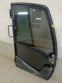 Стекла лобовые боковые