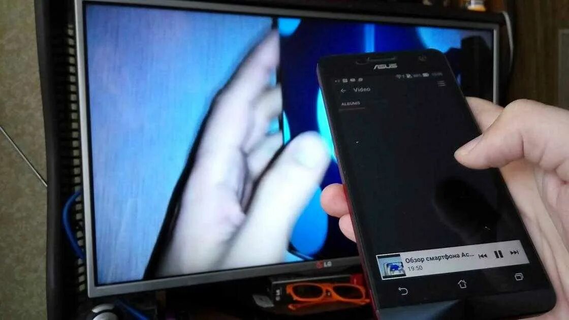 Как транслировать телефон через проектор. Трансляция с телефона на телевизор самсунг. воспроизведение с телефона на телевизор. видео с телефона на телевизор. как смотреть фото с телефона на телевизоре.