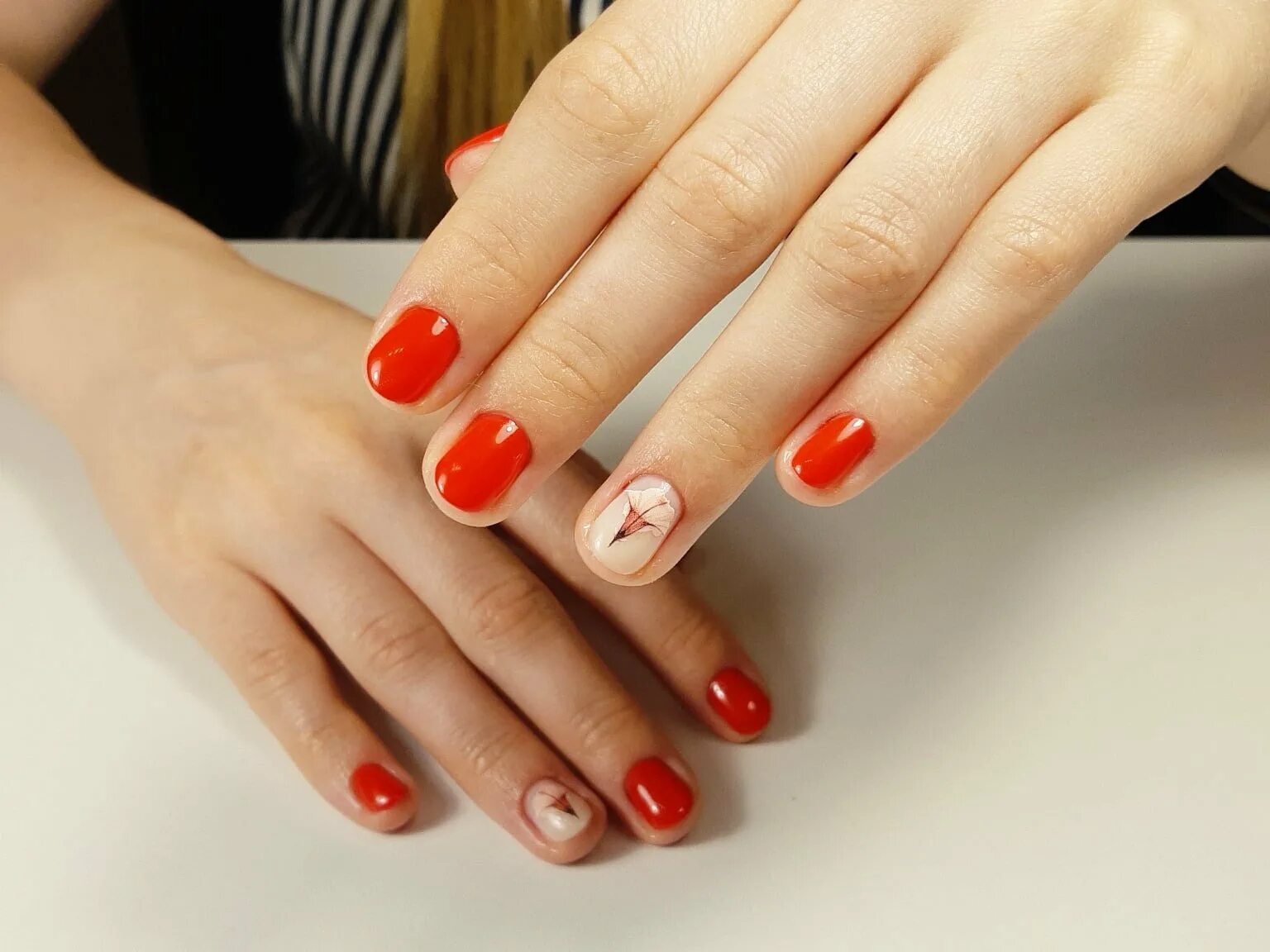 Красный маникюр на очень короткие ногти. Красный маникюр на очень короткие ногти. Маникюр на оченьькороткие ногти красные. Красный маникюр на очень короткие ногти. Очень короткие красные ногти.