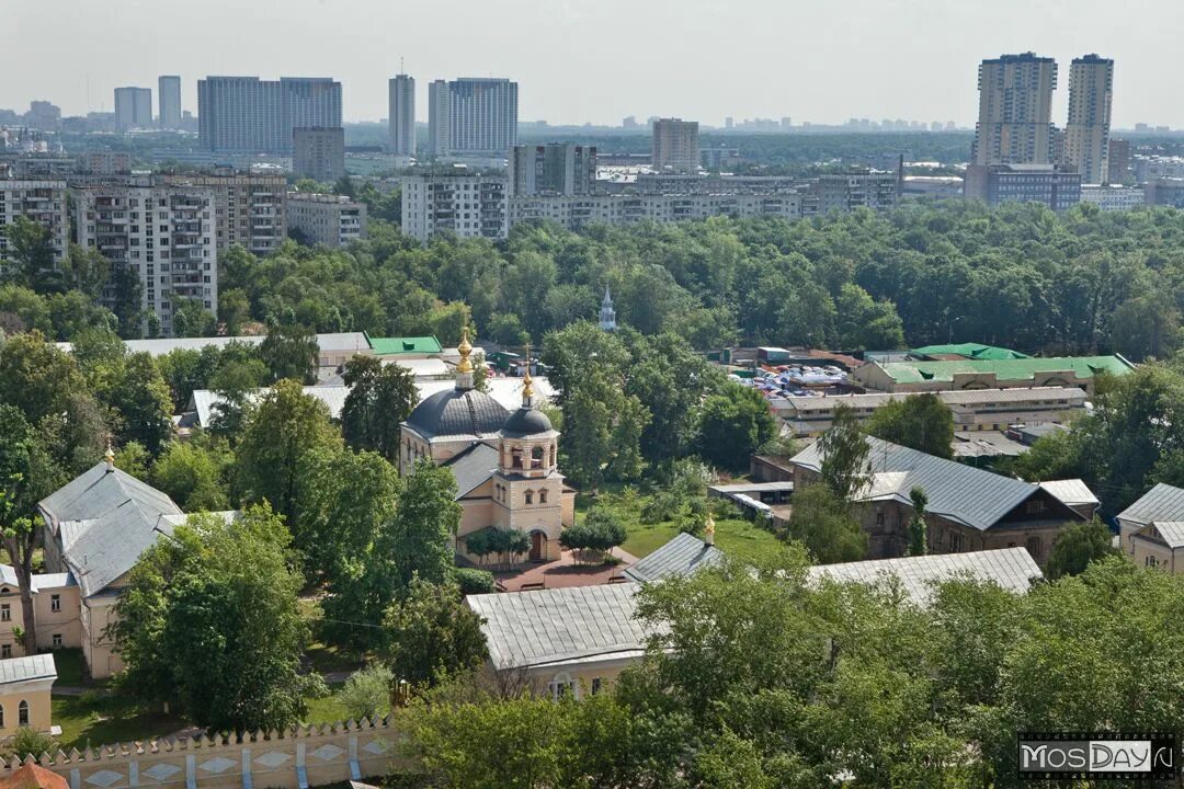 Преображение храм павелецкая. Преображенское район москвы. Храм на преображенской площади в москве. Преображенская площадь фото. Г москва преображенская площадь церковь.