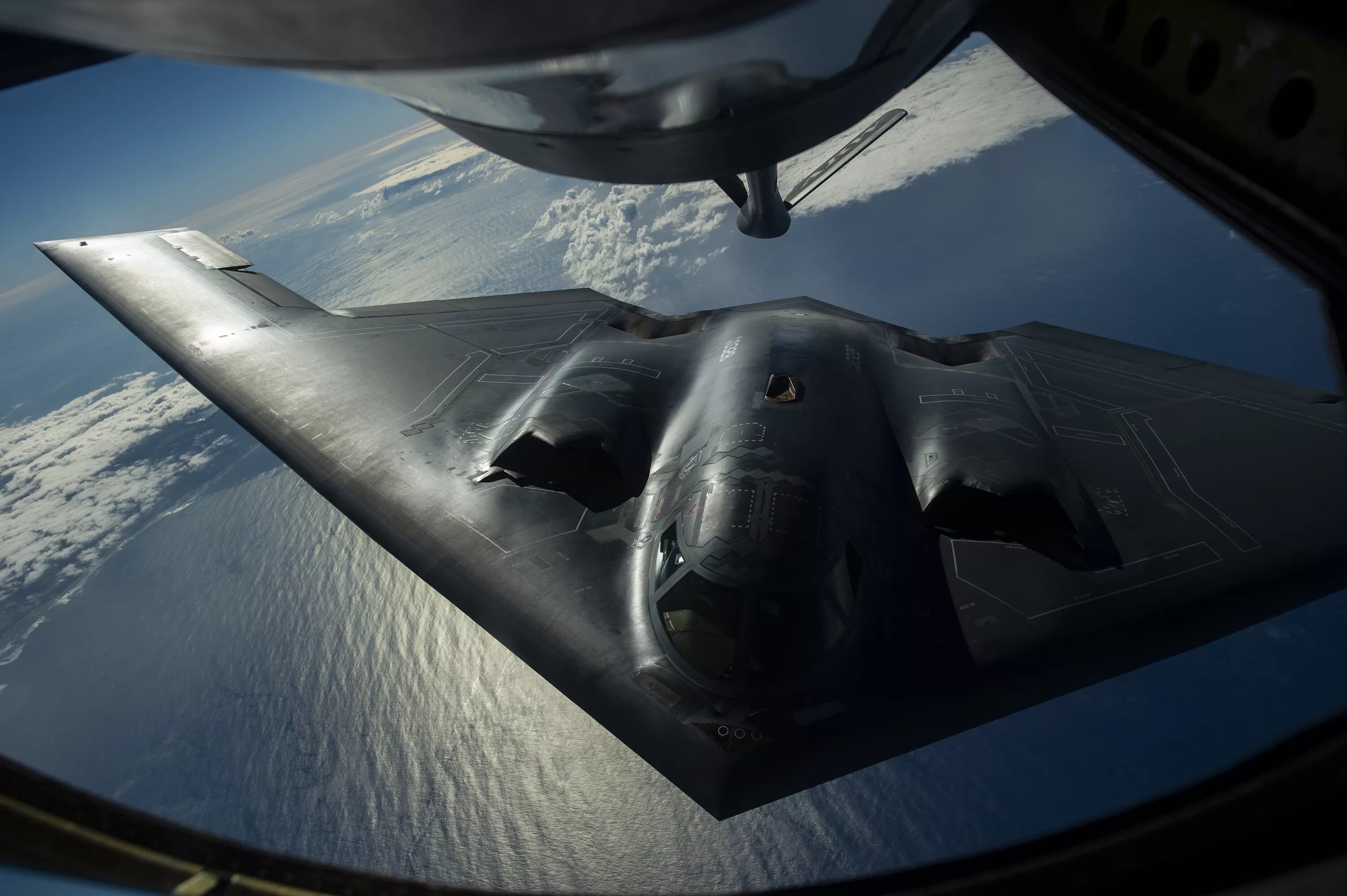 B 2 spirit характеристики. B-2 Spirit: стелс-бомбардировщик. Стелс б2 спирит. Американский бомбардировщик b2 Spirit. B-2 Spirit Stealth Bomber.