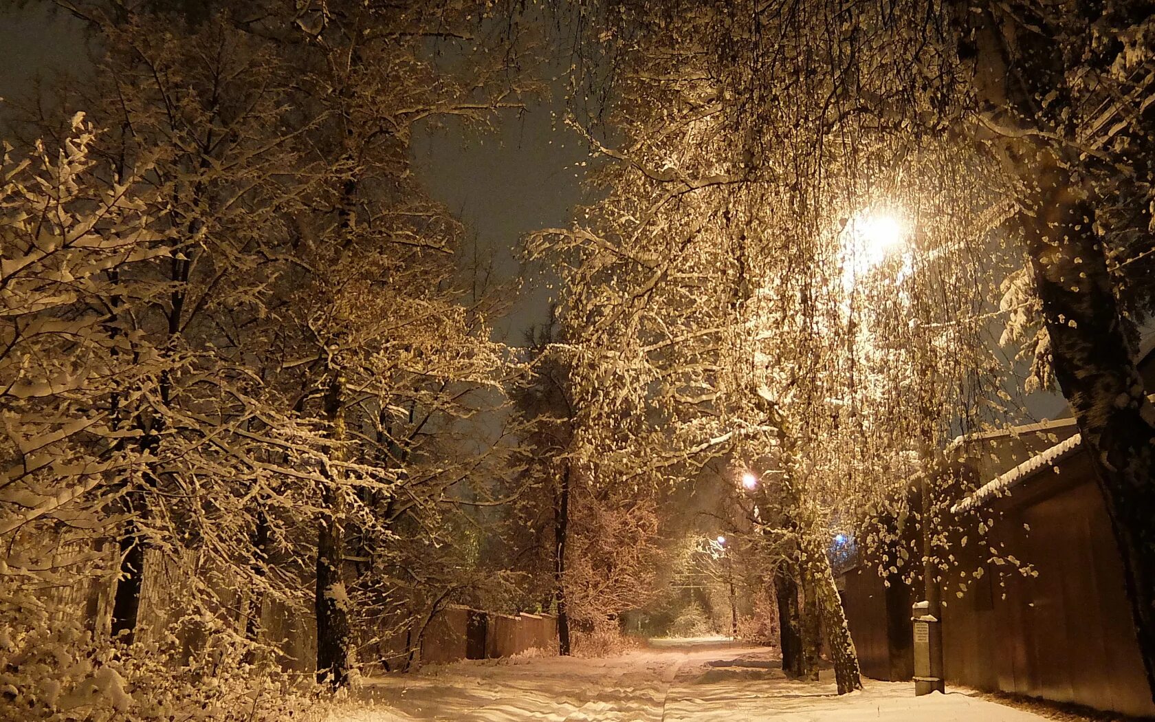 Зимний город. Красивый снегопад. Зима. К вечеру. Зимний вечер. Падает снег вечер