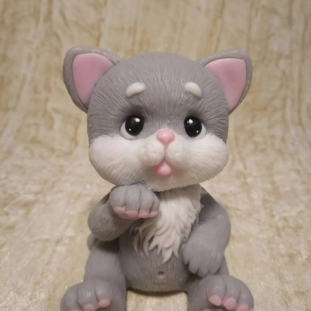 Кошка из мыла на мыльнице. Форма для мыловарения кот. Котенок из мыла. Кошка из мыла на мыльнице. Мыловарение кошка.